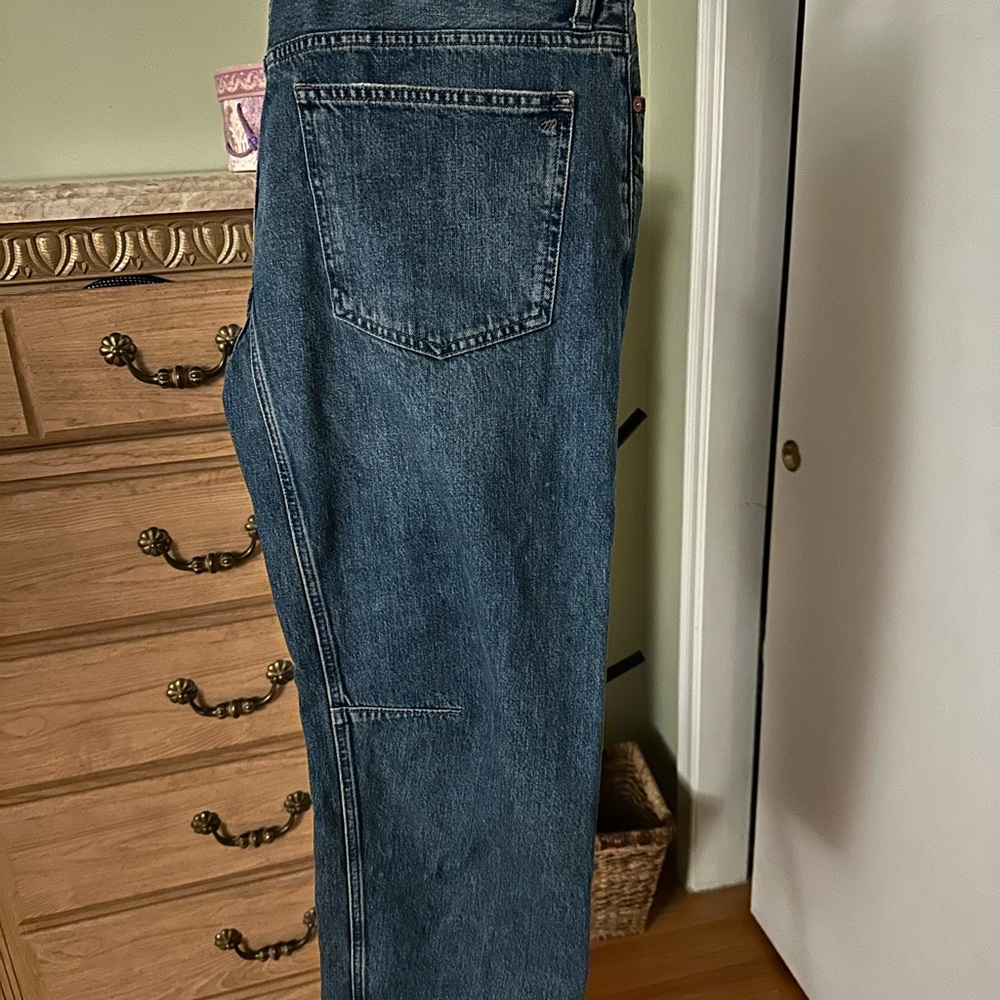 Madewell Women’s Barrel-Leg Jeans